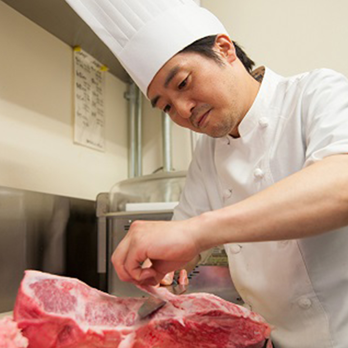 【産直】大阪　洋食屋さん「REVO」黒毛和牛じっくり煮込んだ牛すじカレー