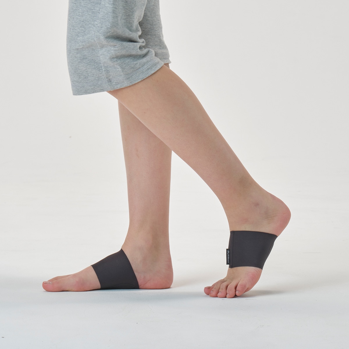 ファイテン 磁気チタン足裏サポーター 1セット2枚組 | ABCミッケ