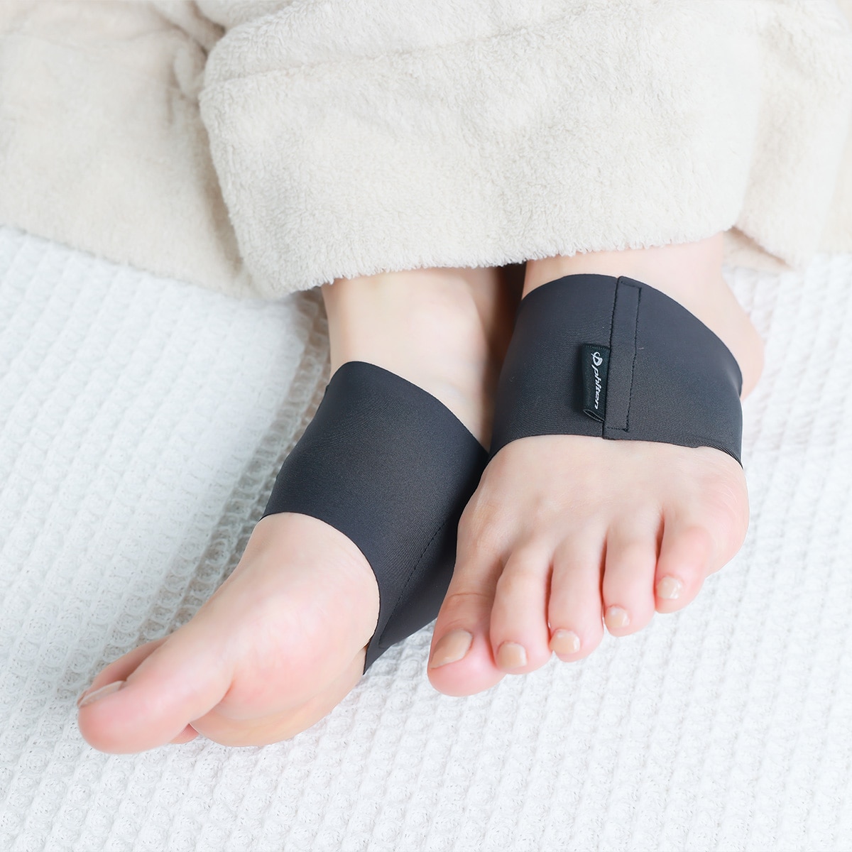 ファイテン 磁気チタン足裏サポーター 1セット2枚組 | ABCミッケ