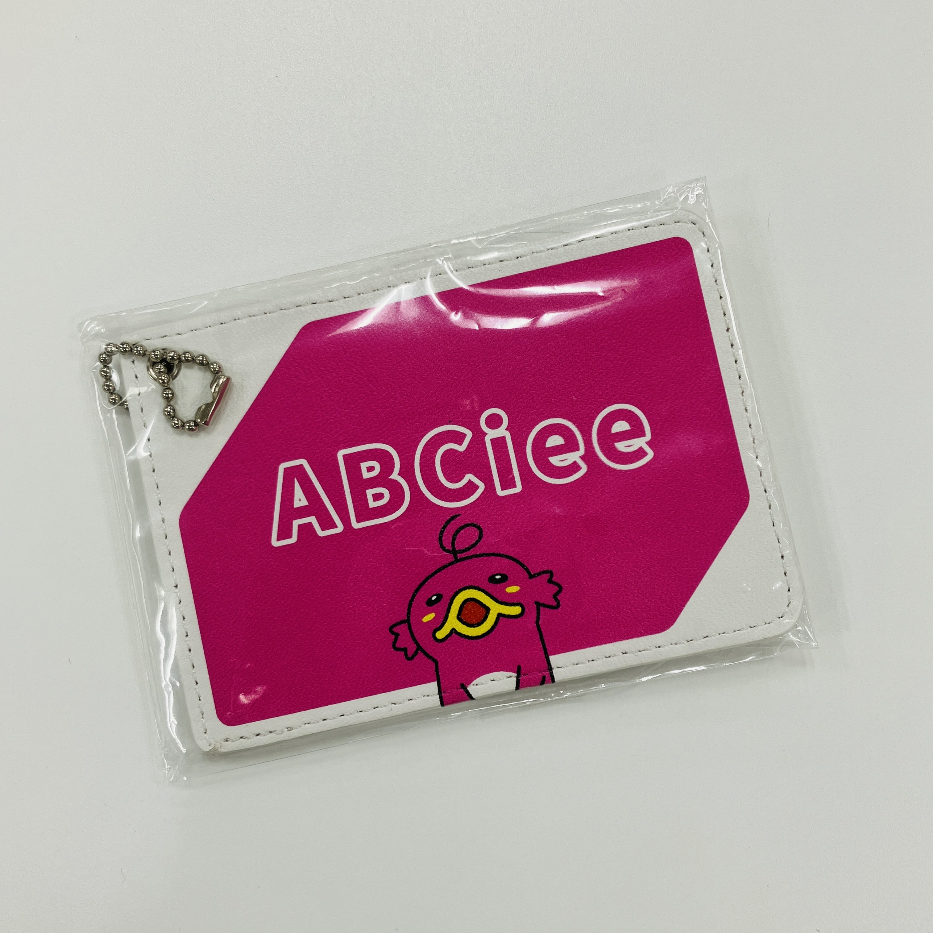 【お迎え待ち】手のひらサイズふわふわシーズーちゃん　※アクリルケース付き エビシー パスケース | ABCミッケ｜【公式】ABC通販サイト