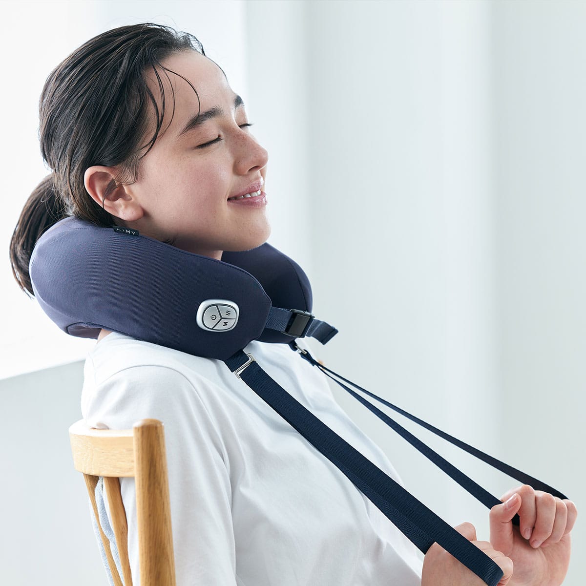 【新品未使用】ケアマネジャー2025 2点セット ネックピロー 2025新登場 EMS マッサージ機 首枕 5つ機能付き 1