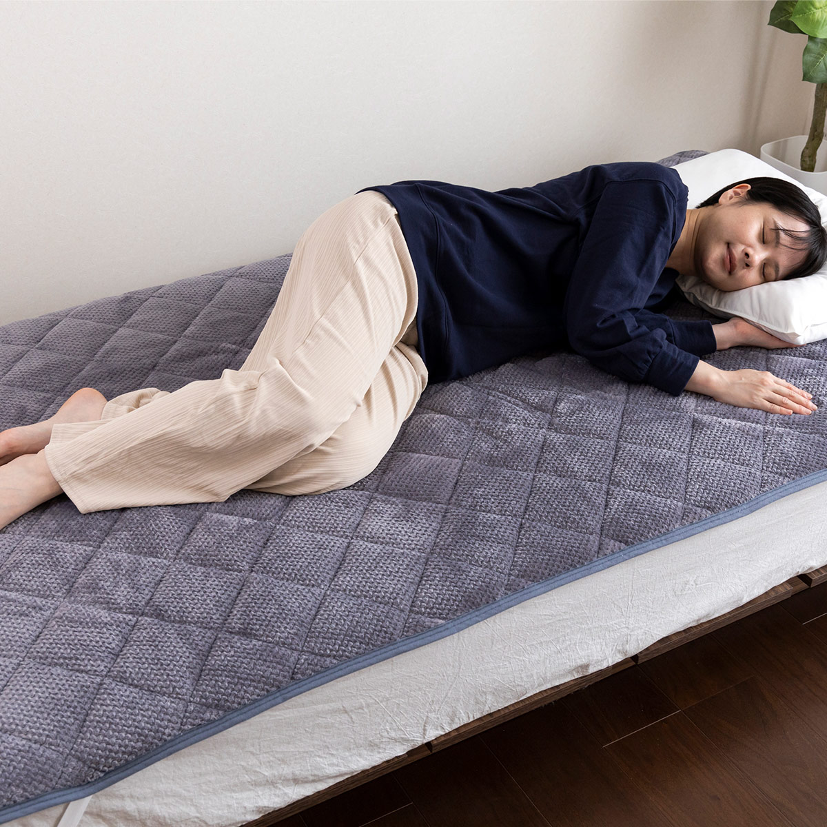 【新品送料無料】磁気敷きパッド　コラントッテ　ｌａｂ　シングル　グレー モリリン 布団・快眠グッズ 【新品同様】磁気敷きパッド