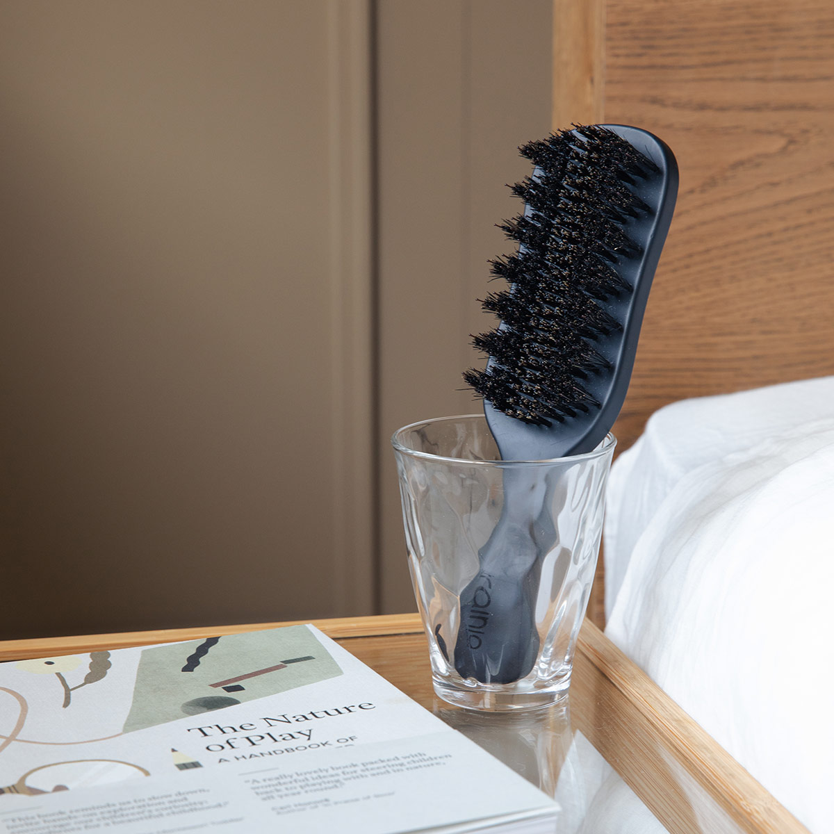 strania ケア ストレートブラシ PRODUCTS | ケアストレートブラシ - ストレーニア｜strainia JAPAN